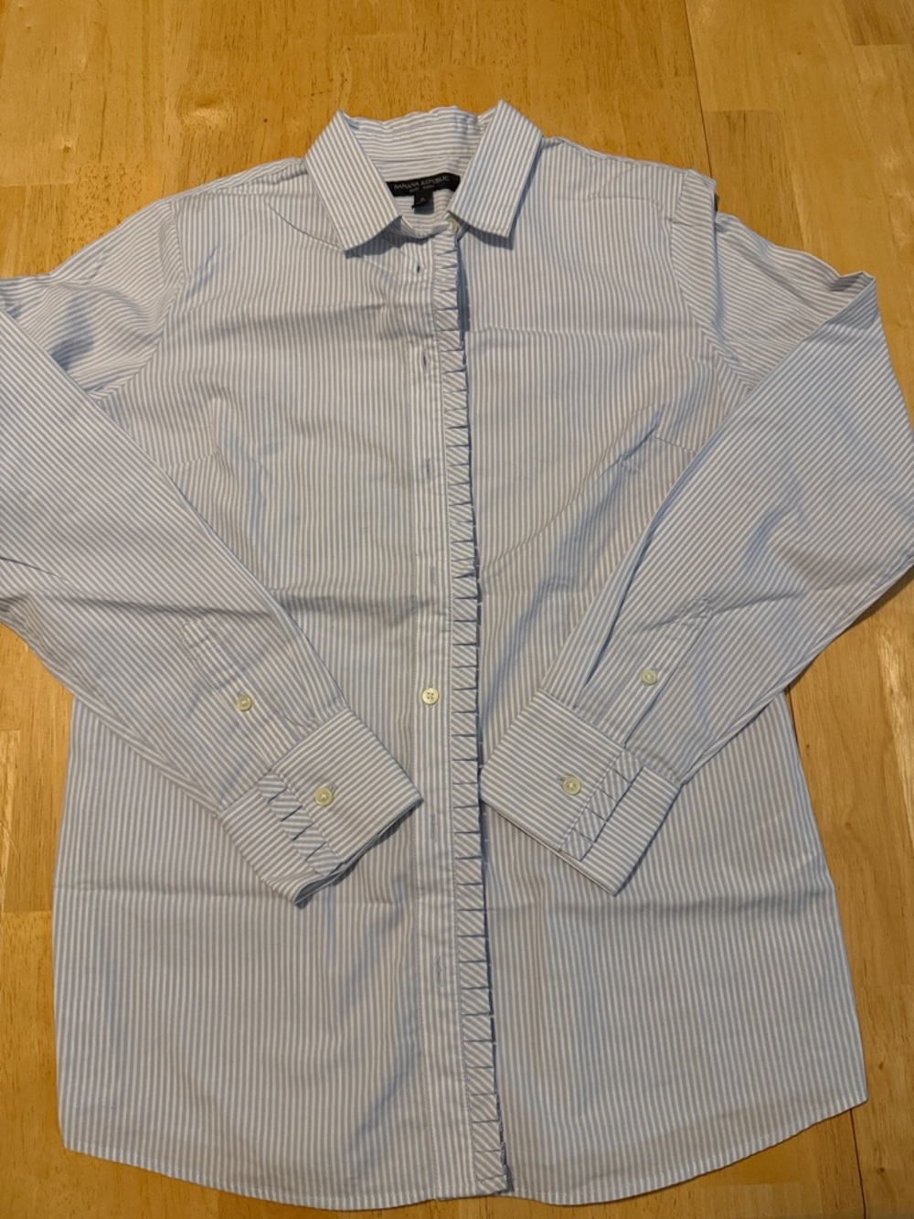 Banana Republic Classic women’s Blue Striped Dress Shirt